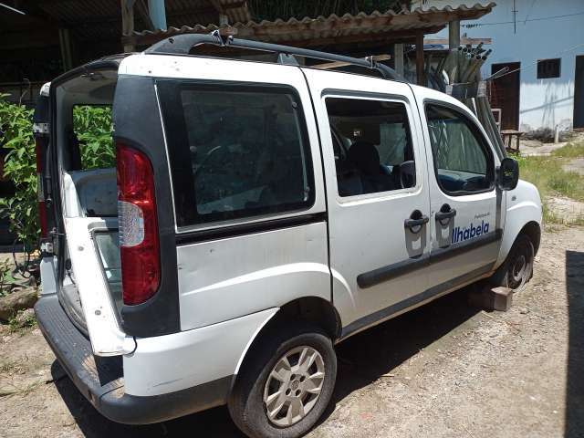 FIAT / DOBLO ESSENCE 1.8 2013