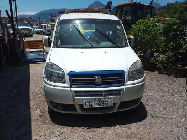 FIAT / DOBLO ESSENCE 1.8 2013