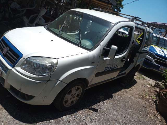 FIAT / DOBLO ESSENCE 1.8 2013