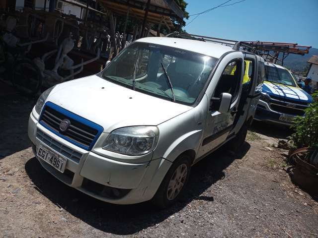 FIAT / DOBLO ESSENCE 1.8 2013