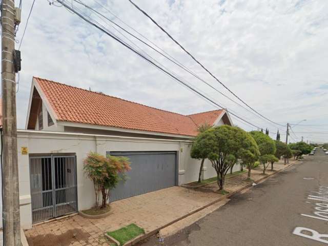 Casa c/557m² AC e 250m² AT em Jaú/SP