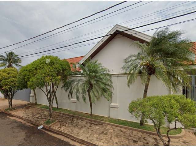 Casa c/557m² AC e 250m² AT em Jaú/SP