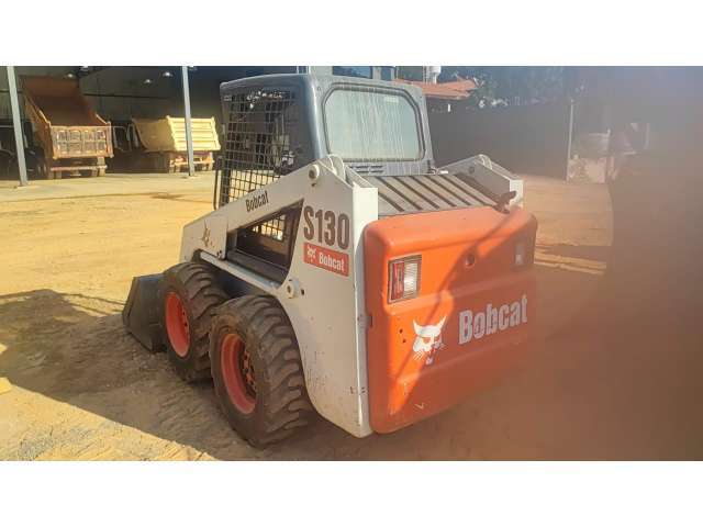 MINI CARREGADEIRA BOBCAT - S - 130 2011