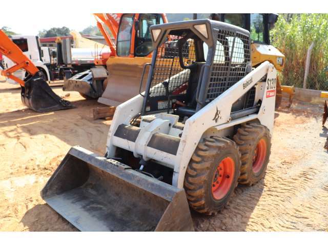 MINI CARREGADEIRA BOBCAT - S - 130 2011