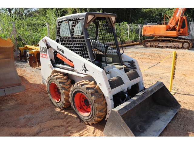 MINI CARREGADEIRA BOBCAT - S - 130 2011