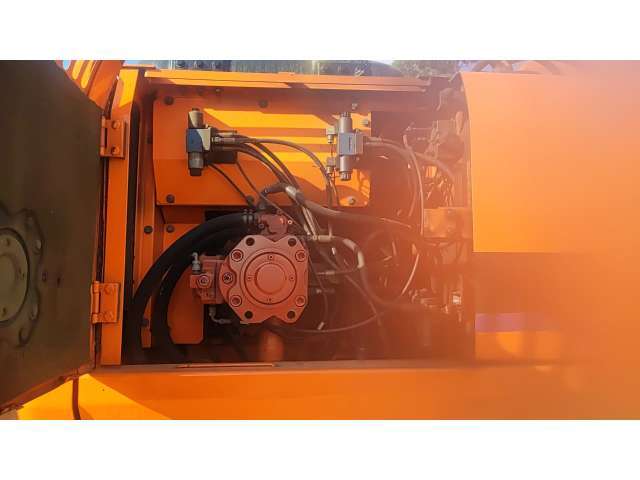 ESCAVADEIRA PNEUS  DOOSAN - SOLAR 210W-V 2012