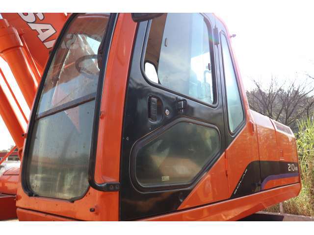 ESCAVADEIRA PNEUS  DOOSAN - SOLAR 210W-V 2012